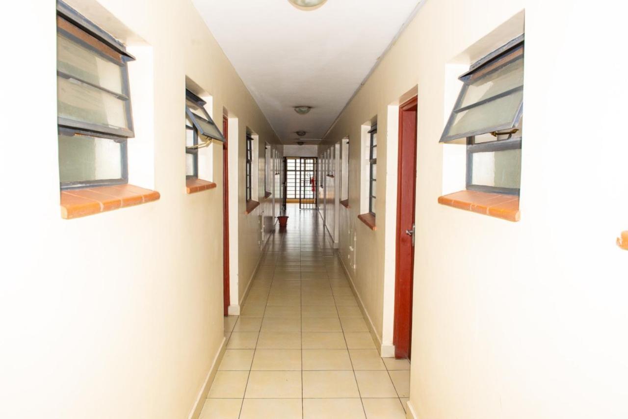 Mercy-Phillips Apartments Located At Eagle Tower Building Nairobi City Centre Екстер'єр фото