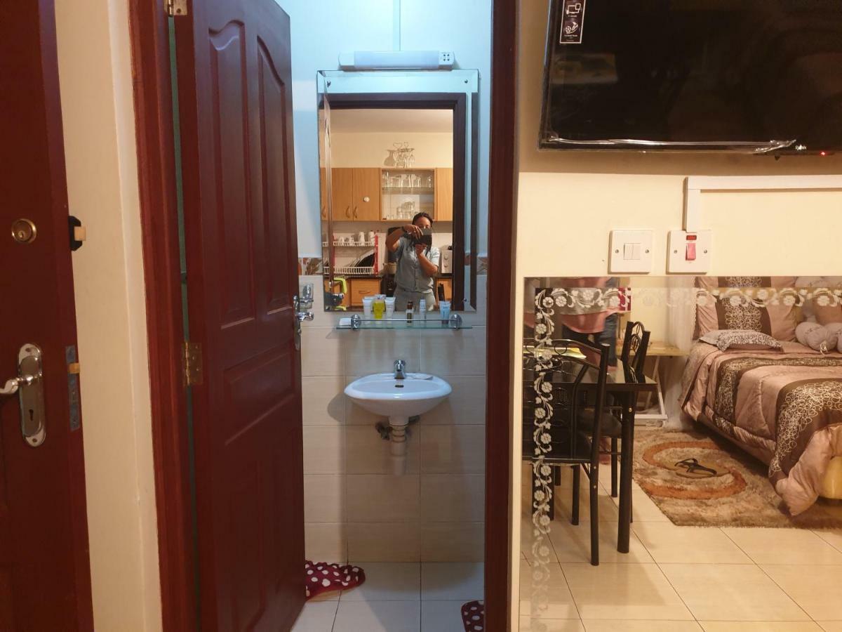Mercy-Phillips Apartments Located At Eagle Tower Building Nairobi City Centre Екстер'єр фото